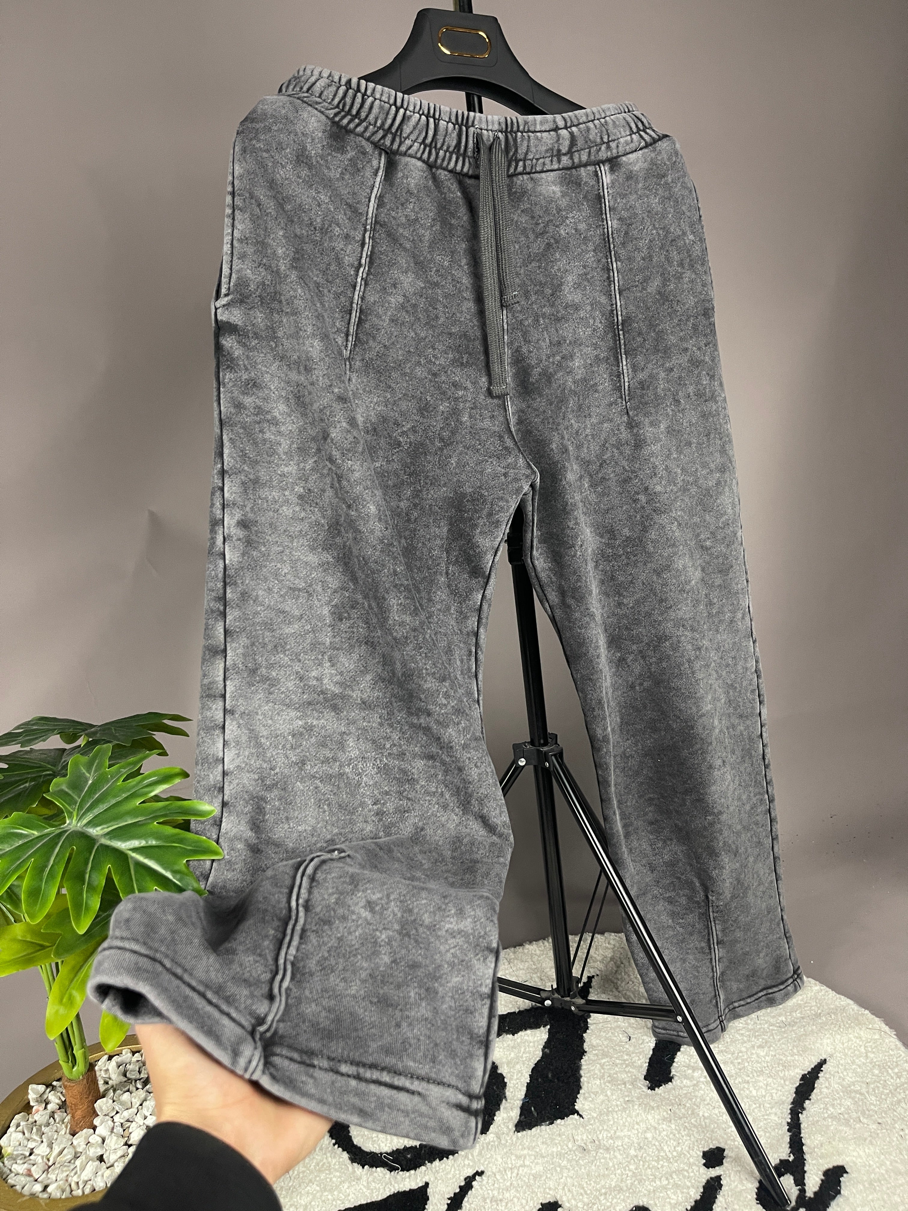 baggy pants