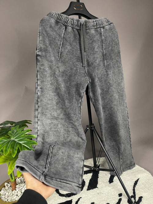 baggy pants